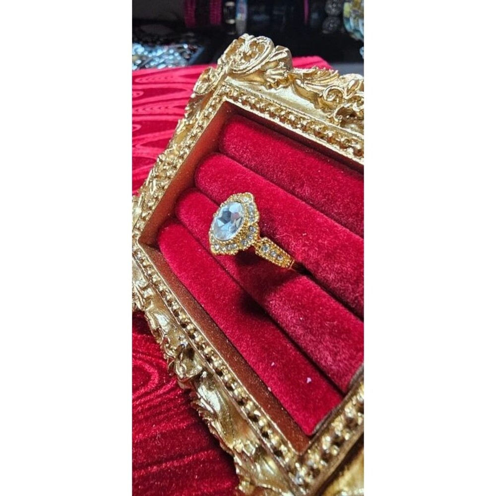 Ring gold tone with rhinestones